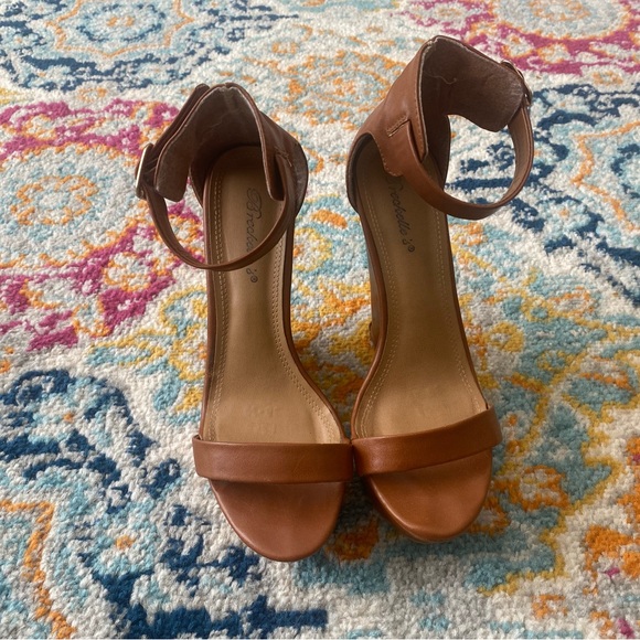 SOLD!! Breckelles Women Tan Leatherette Single Band Ankle Strap Platform Wedge - Picture 6 of 11
